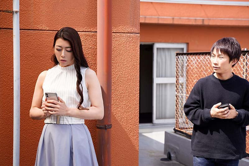 Yêu thầm mẹ của bạn thân