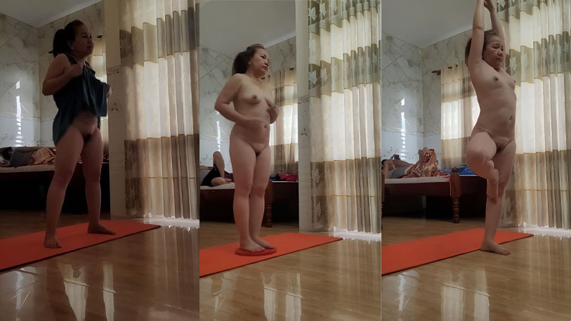 Heavyweight sister exercises nude