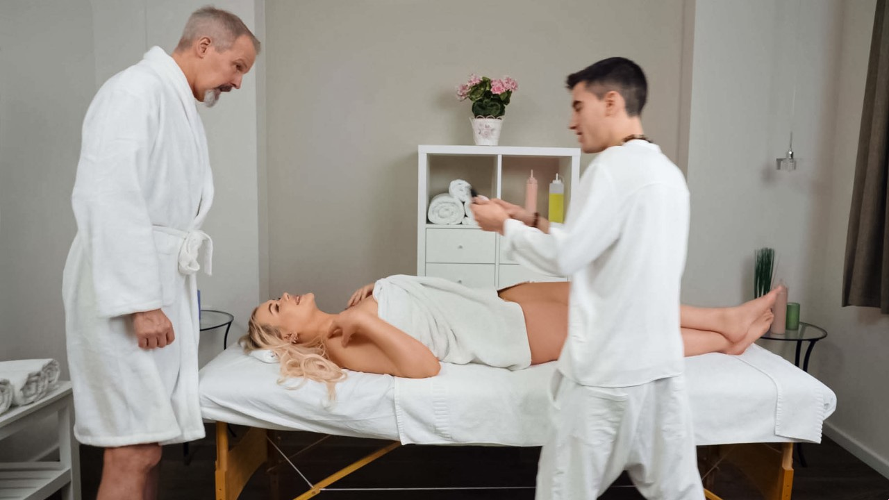 Massage pour la salope du patron