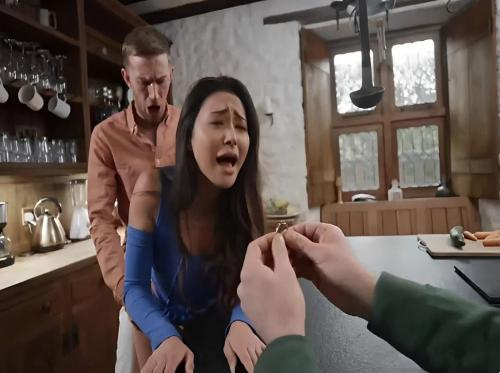 Je suis heureuse quand mon copain me propose, mais c'est très étrange Je suis heureuse quand mon copain me propose, mais c'est très étrange